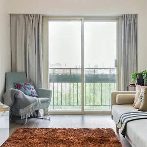 Rivergate With View Apartment